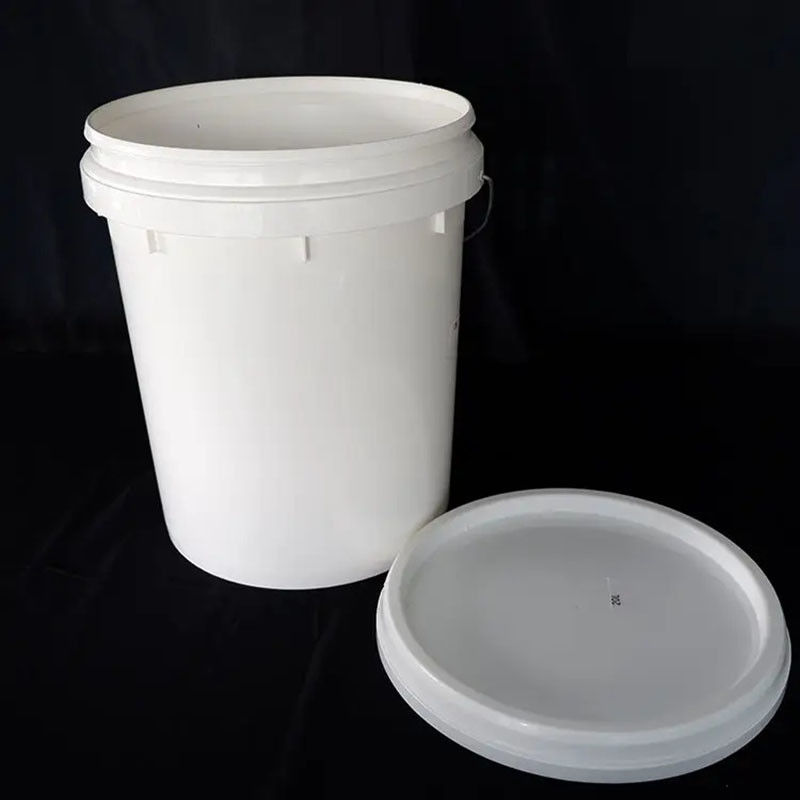 25 Litre Plastic Bucket With Lid For Safe And Secure Lubricating Oil Transportation
