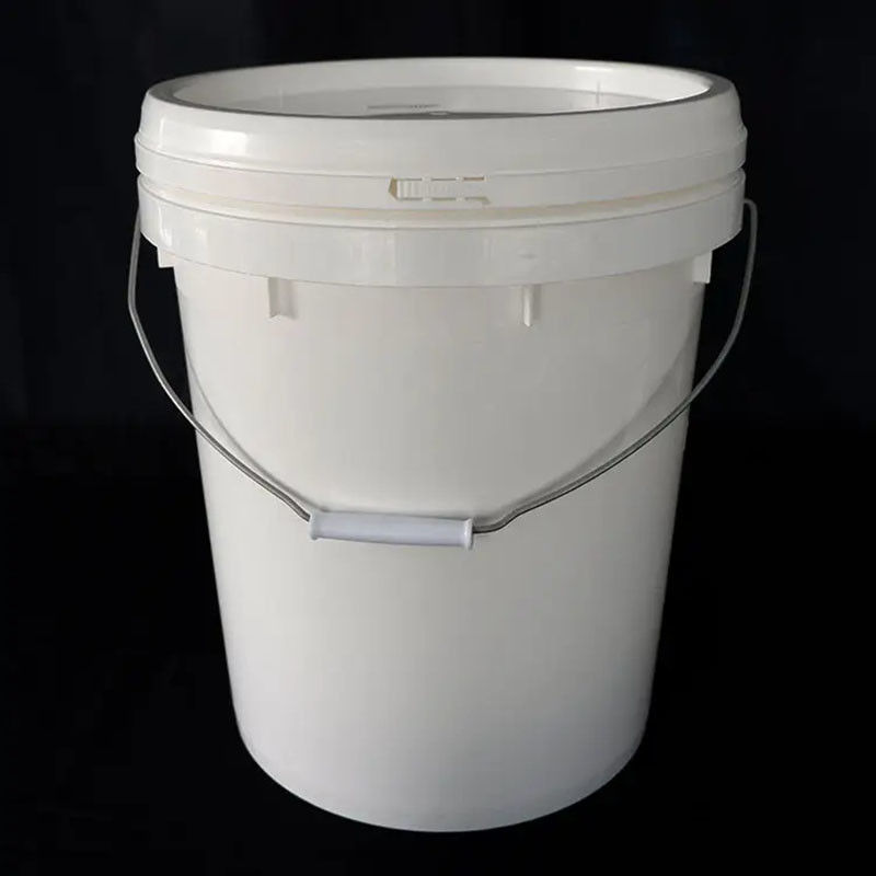 25 Litre Plastic Bucket With Lid For Safe And Secure Lubricating Oil Transportation