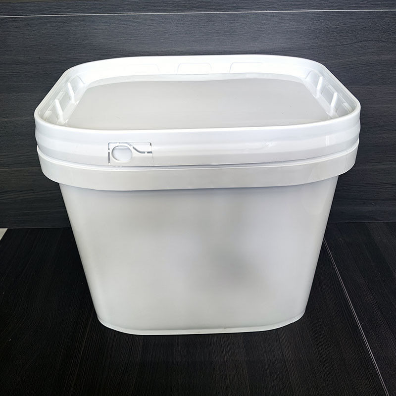 Leak Proof Snap On Lid Square Plastic Buckets For Sale For Convenient Indoor / Outdoor Storage