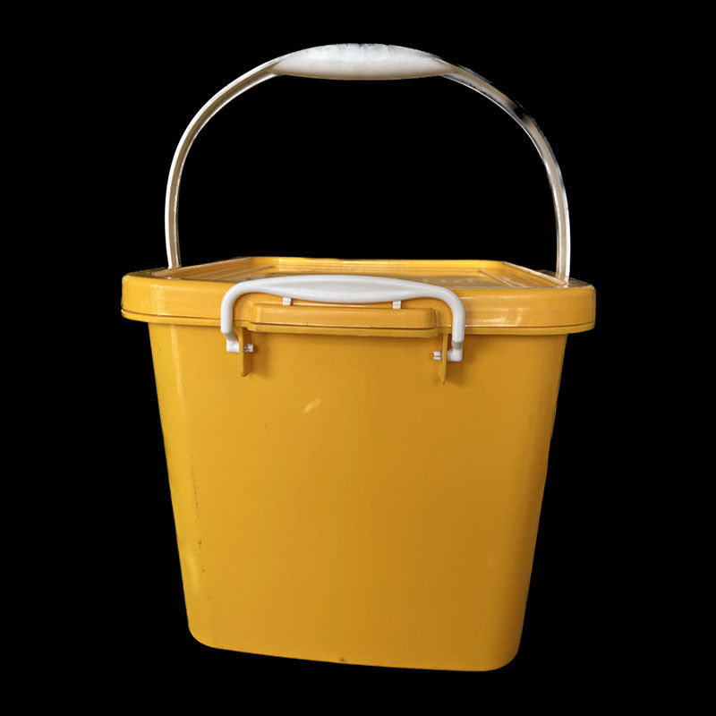 Colorful 18L Square Plastic Buckets With Handles Metal And Snap On Lid